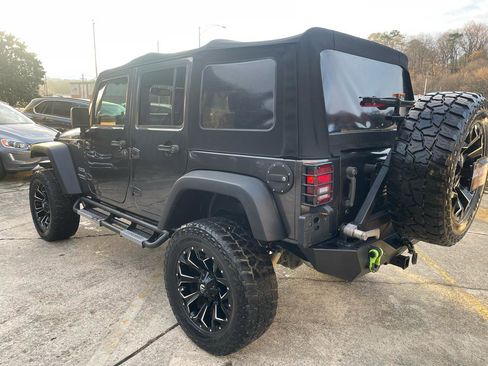 Used 2017 Jeep Wrangler Unlimited Sport w/ Quick Order Package 23S AWD/4WD image 4