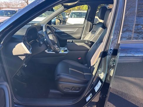 Certified 2025 MAZDA CX-90 3.3 Turbo w/ Premium Plus Pkg image 9