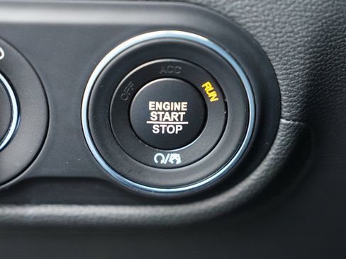 Used 2023 Maserati Levante Modena image 40