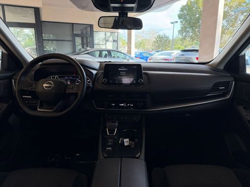 Used 2025 Nissan Rogue SV image 29