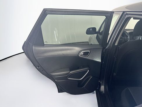Used 2025 Kia Soul LX w/ LX Technology Package image 26