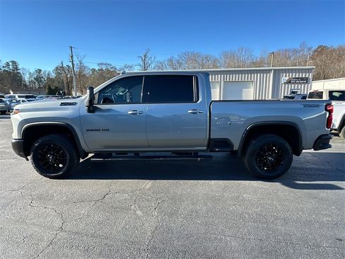 Used 2025 Chevrolet Silverado 2500 LTZ w/ Trail Boss Package image 9