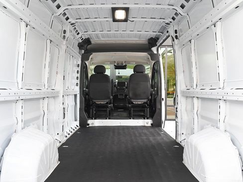 Used 2025 RAM ProMaster 2500 w/ Convenience Group image 10