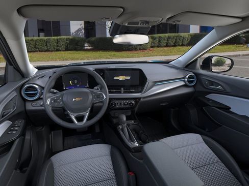 New 2026 Chevrolet Trax LT w/ Driver Confidence Package image 15