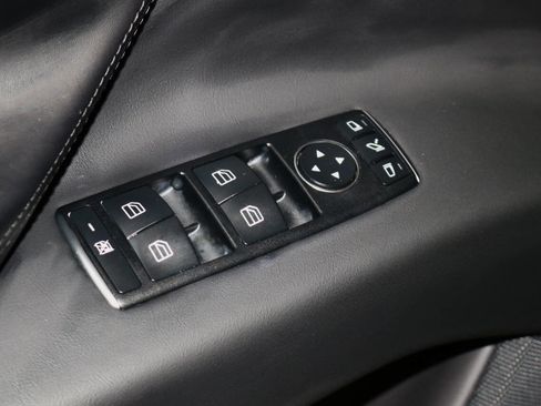 Used 2020 Tesla Model X image 70