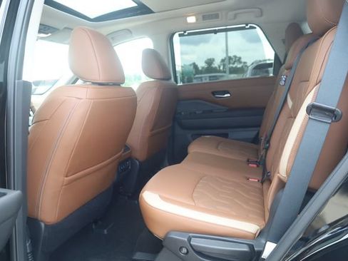 Used 2026 Nissan Pathfinder Platinum w/ Cargo Package AWD/4WD image 23