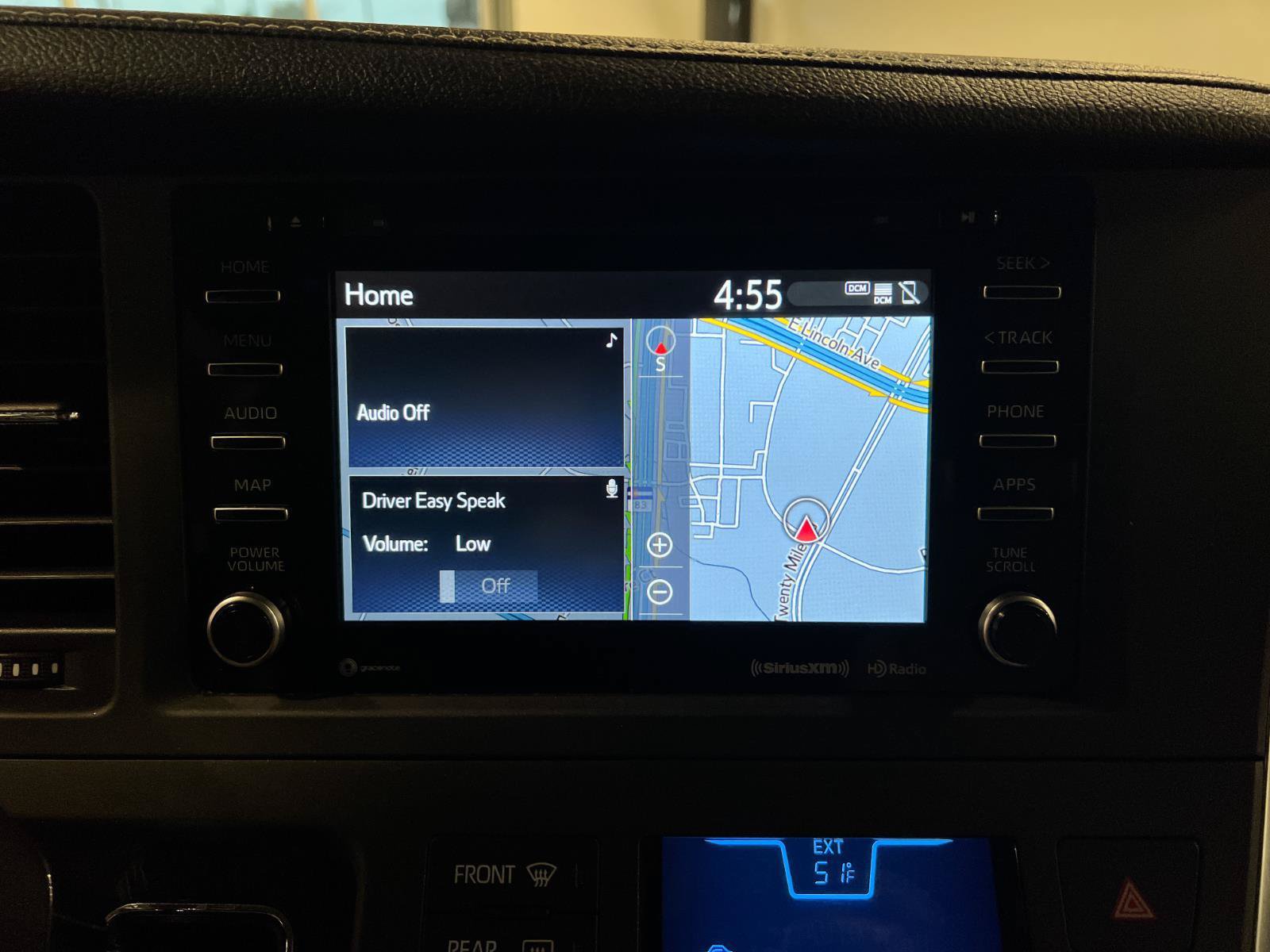 Used 2018 Toyota Sienna XLE w/ XLE Navigation Package FWD image 17