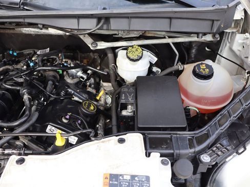 Used 2017 Ford Transit 350 XLT image 40