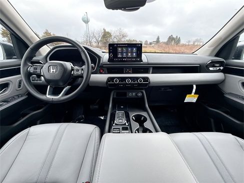 Certified 2025 Honda Pilot EX-L image 24