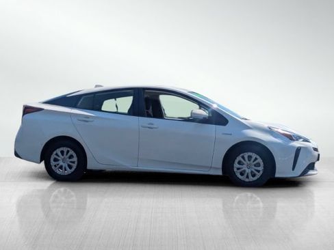 Used 2022 Toyota Prius LE FWD image 3