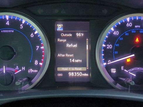 Used 2018 Toyota Highlander Plus FWD image 11