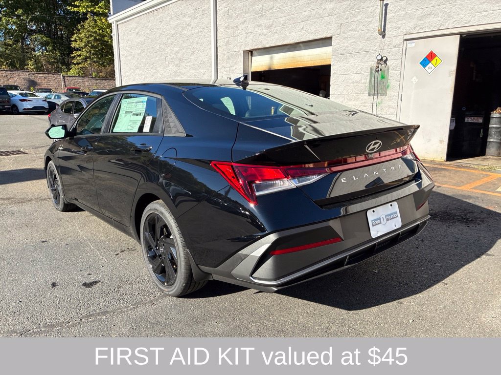 New 2026 Hyundai Elantra SEL Sport FWD image 5