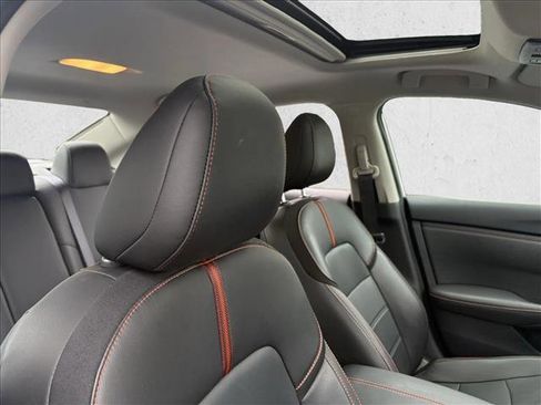 Used 2024 Nissan Sentra SR w/ SR Premium Package image 24