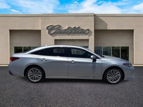 Used 2021 Toyota Avalon Limited w/ Advanced Safety Package FWD image 2