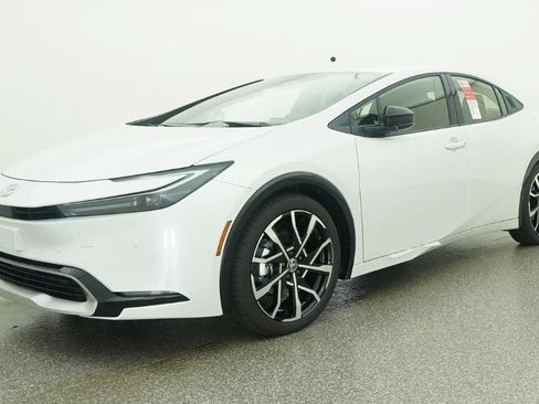 New 2026 Toyota Prius Plug-In Hybrid FWD image 12