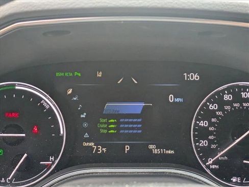 Certified 2022 Toyota Avalon Limited image 10