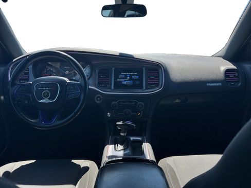 Used 2020 Dodge Charger SXT w/ Blacktop Package RWD image 12