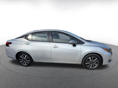 Used 2025 Nissan Versa SV image 16