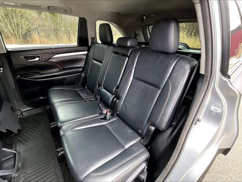 Used 2016 Toyota Highlander XLE image 21