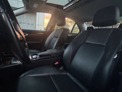 Used 2011 Mercedes-Benz C 300 4MATIC Sedan image 11