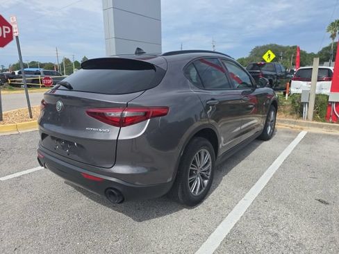 Used 2023 Alfa Romeo Stelvio Sprint RWD image 4