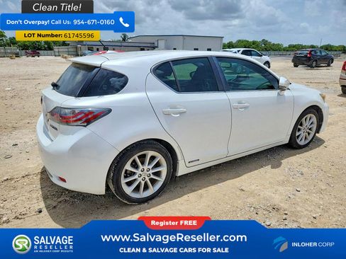 Used 2013 Lexus CT 200h w/ Premium Pkg w/Navigation FWD image 4