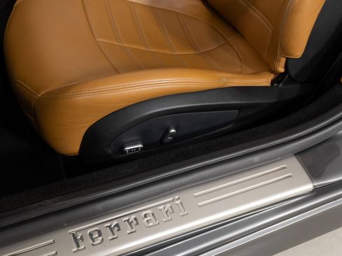 Used 2016 Ferrari California T RWD image 29
