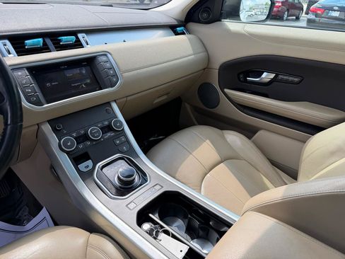 Used 2017 Land Rover Range Rover Evoque SE AWD/4WD image 21