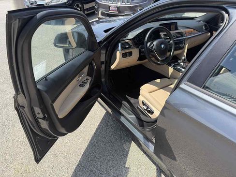 Used 2018 BMW 320i Sedan RWD image 6