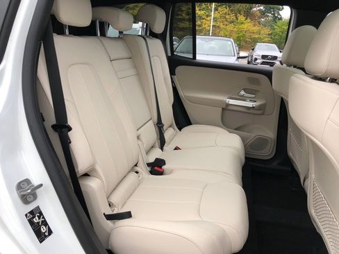 New 2026 Mercedes-Benz GLB 250 4MATIC image 37