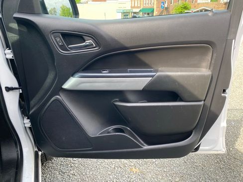 Used 2021 Chevrolet Colorado LT w/ Safety Package RWD image 21
