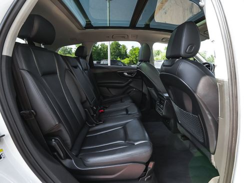 Used 2023 Audi Q7 2.0T Premium w/ Convenience Package AWD/4WD image 37