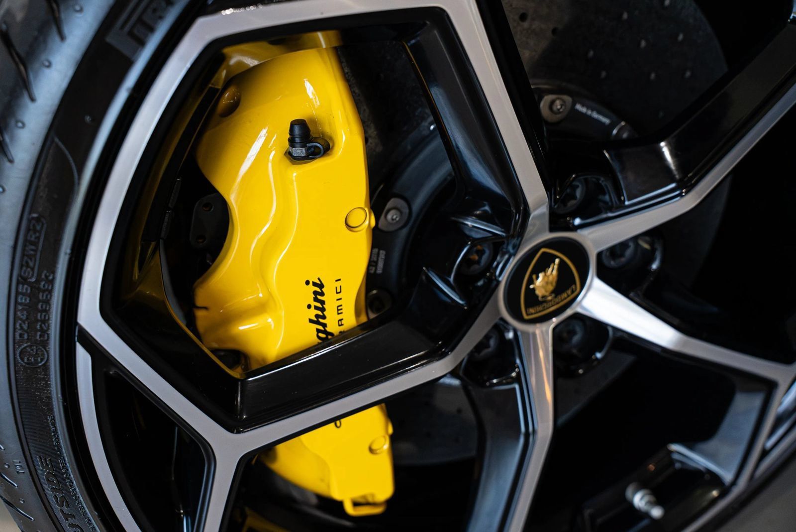 Used 2020 Lamborghini Huracan EVO AWD/4WD image 4