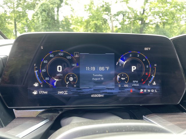 Certified 2025 Chevrolet Tahoe Premier AWD/4WD image 17
