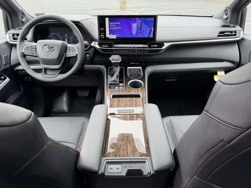 New 2026 Toyota Sienna Limited AWD/4WD image 2