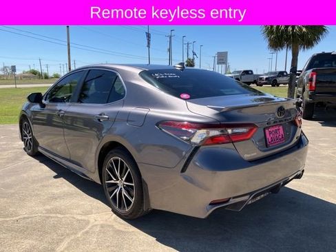 Used 2023 Toyota Camry SE FWD image 5