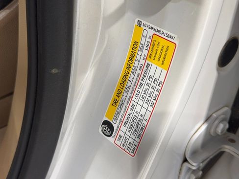 Used 2020 Cadillac Escalade ESV Platinum image 40