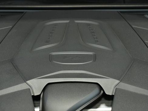 Certified 2025 Porsche Cayenne AWD/4WD image 30