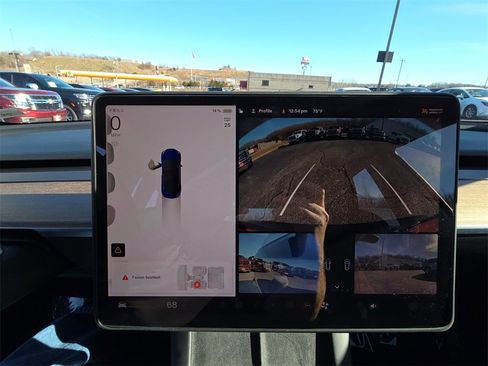 Used 2023 Tesla Model 3 Standard Range image 20