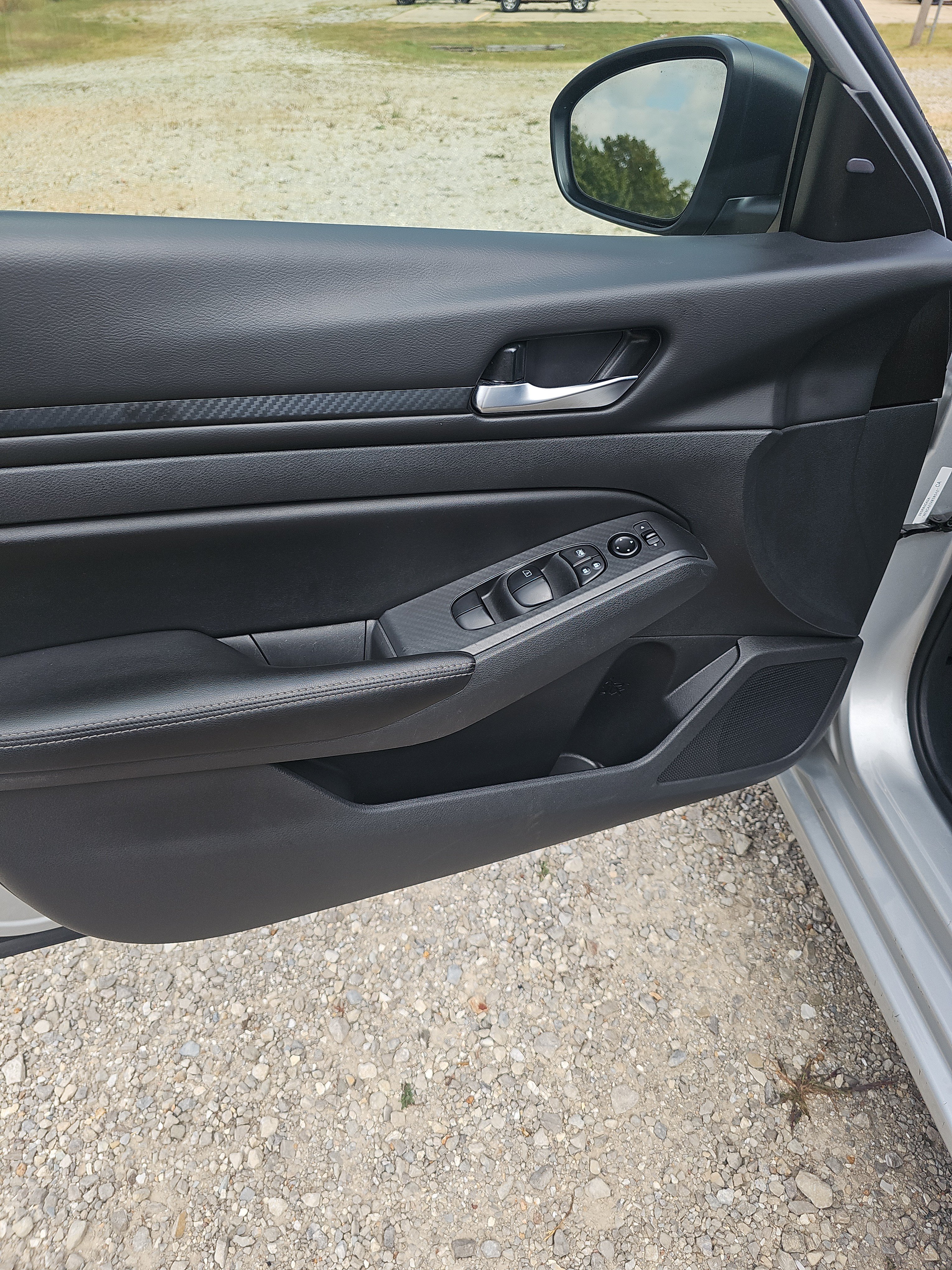 Used 2024 Nissan Altima 2.5 SV FWD image 19