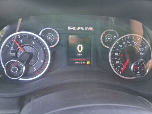 Used 2024 RAM 3500 Big Horn AWD/4WD image 10