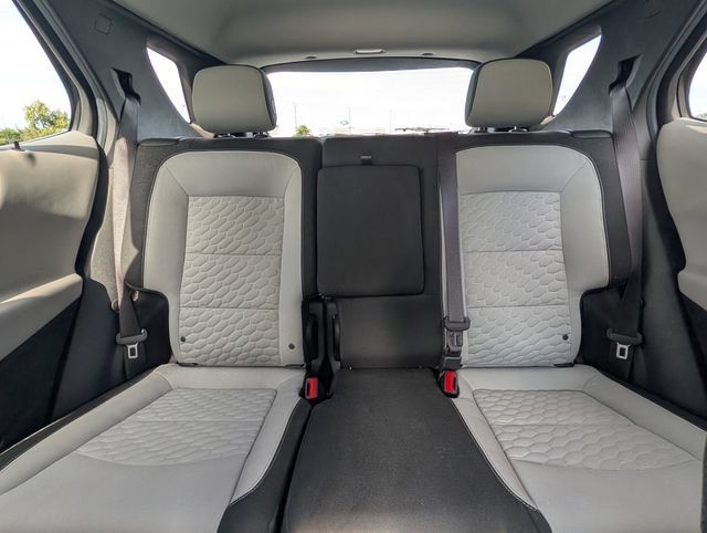 Used 2018 Chevrolet Equinox LT FWD image 27