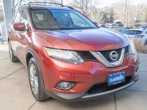 Used 2015 Nissan Rogue SL w/ SL Premium Package image 2