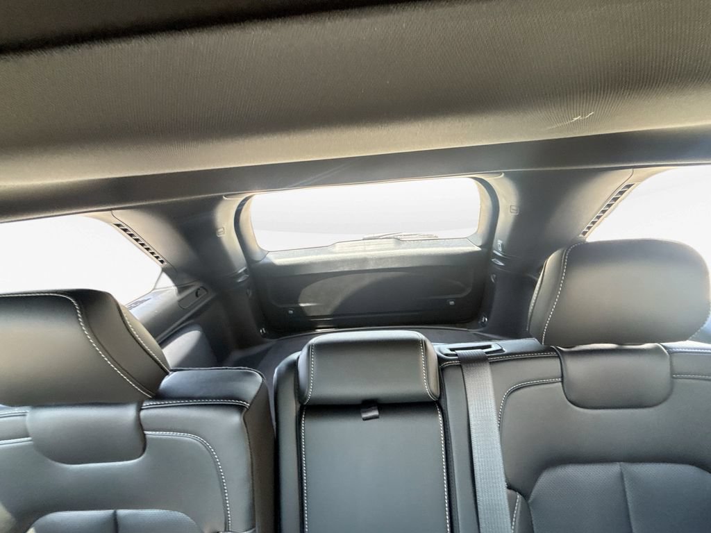 New 2026 Jeep Grand Cherokee Limited w/ Luxury Tech Group II RWD image 27