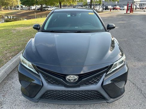 Used 2019 Toyota Camry SE w/ Convenience Package image 8
