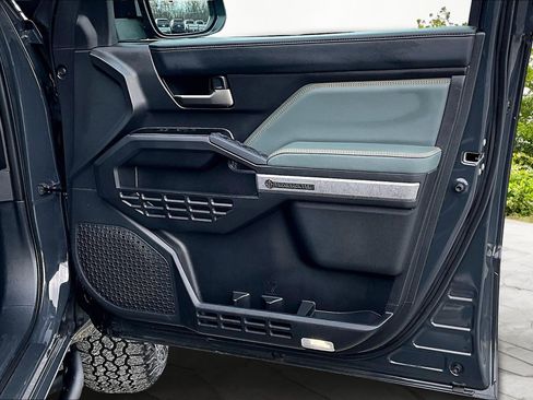 Used 2025 Toyota Tacoma 4x4 Double Cab Hybrid image 25