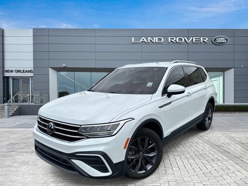 Used 2023 Volkswagen Tiguan SE FWD image 1