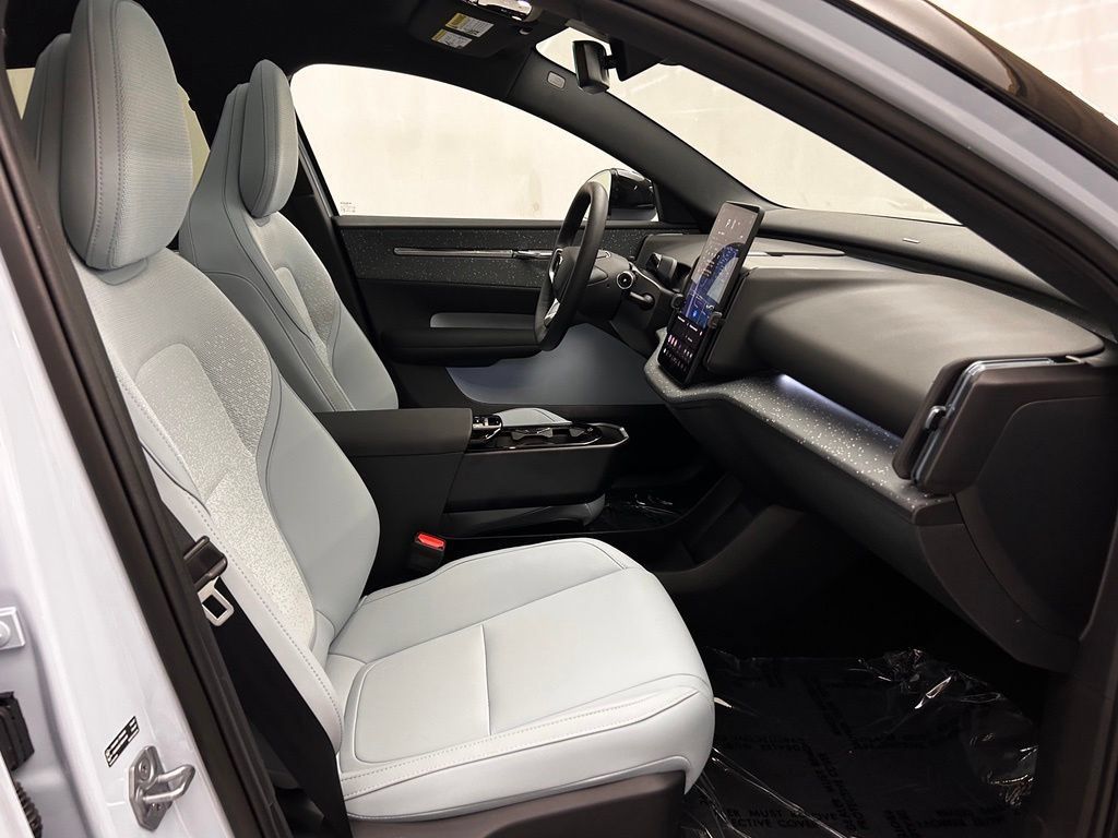 Used 2025 Volvo EX30 Ultra AWD/4WD image 17