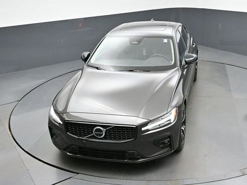 Used 2025 Volvo S60 B5 Plus AWD/4WD image 45