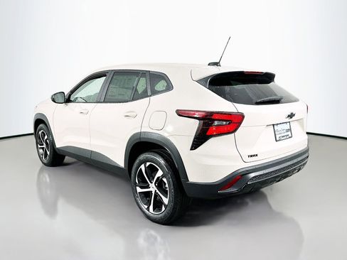 New 2026 Chevrolet Trax RS w/ Driver Confidence Package image 5